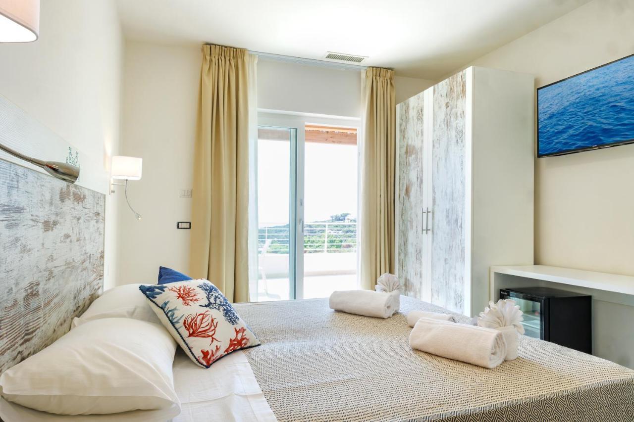 Mercury Beach Hotel Сант-Антиоко Экстерьер фото