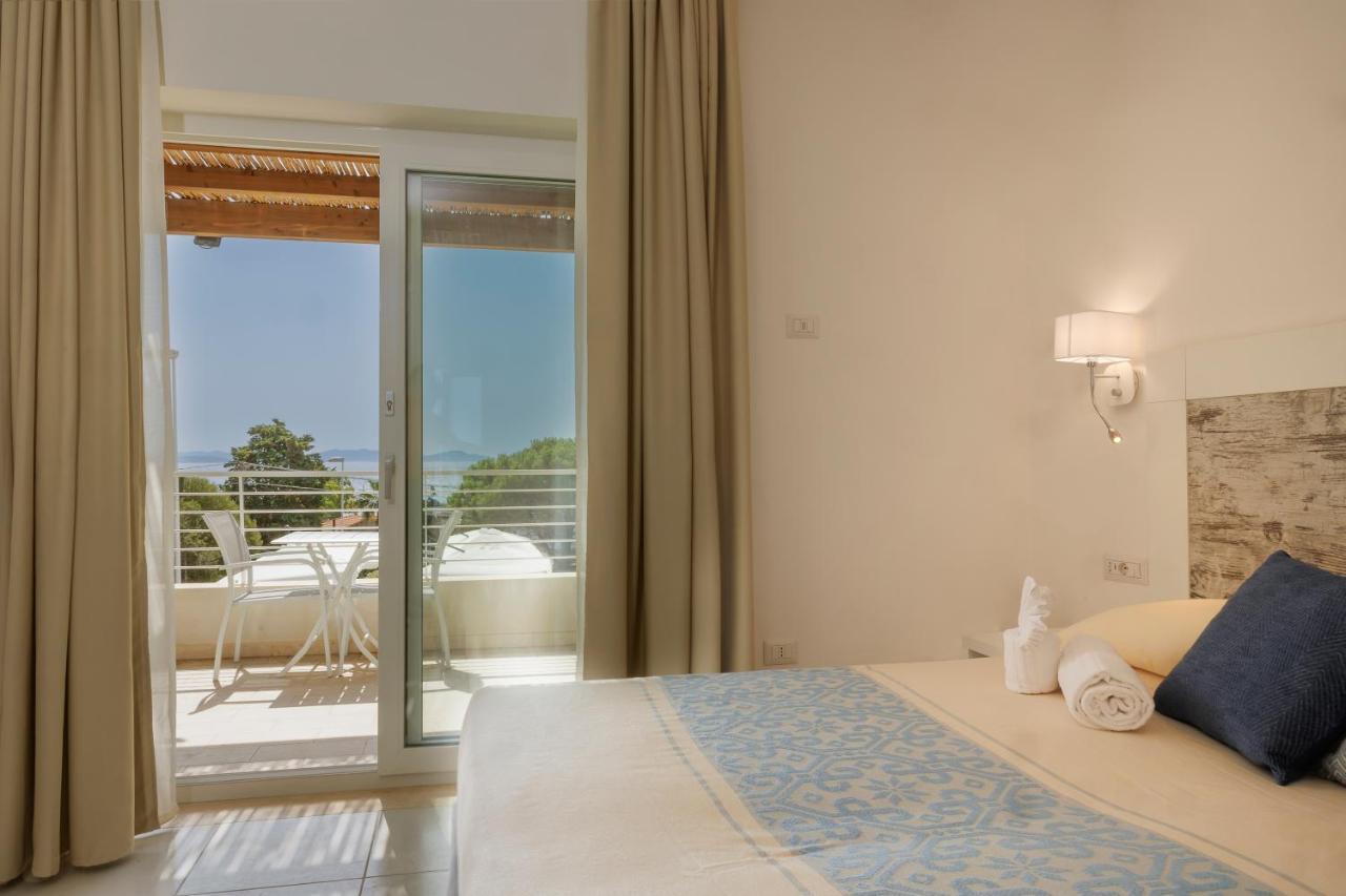 Mercury Beach Hotel Сант-Антиоко Экстерьер фото