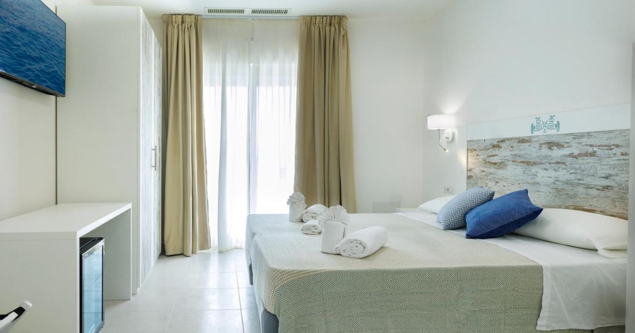 Mercury Beach Hotel Сант-Антиоко Экстерьер фото