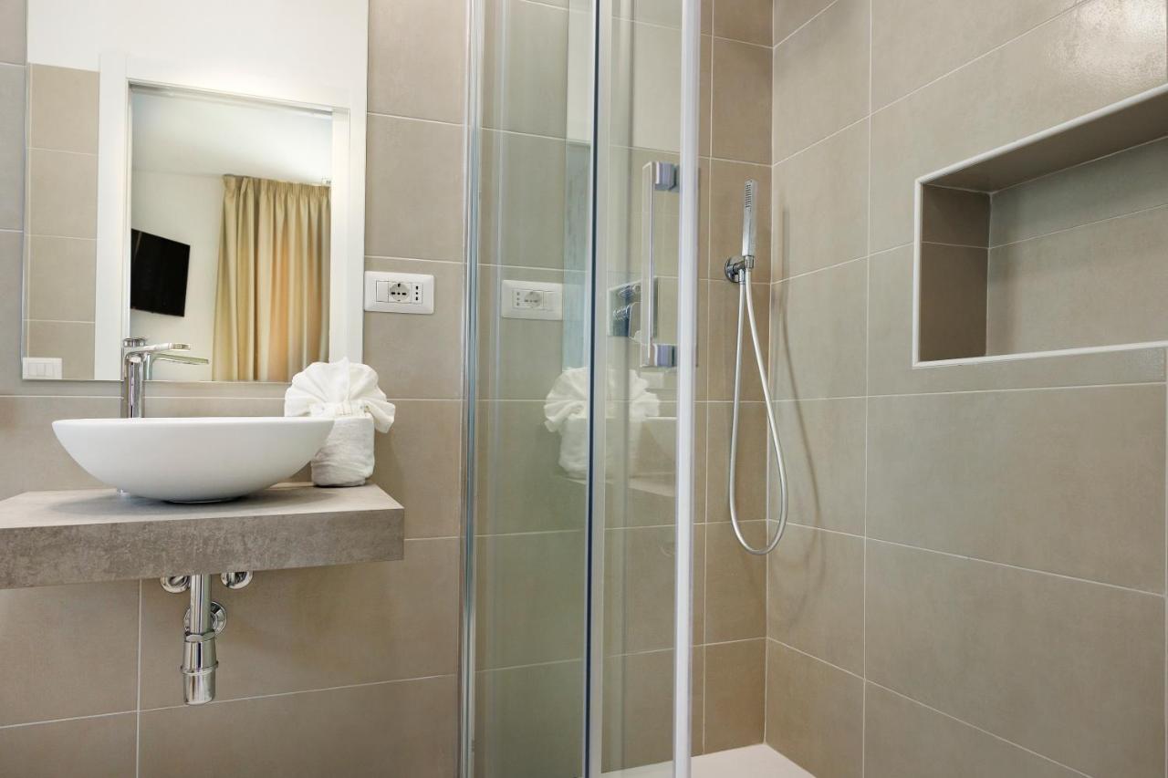 Mercury Beach Hotel Сант-Антиоко Экстерьер фото