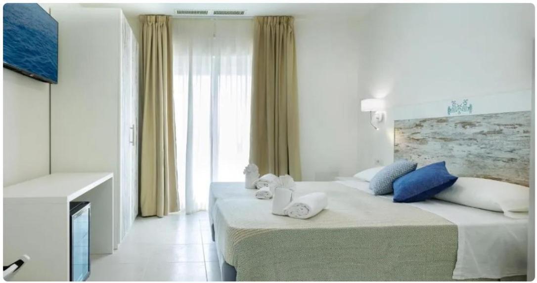 Mercury Beach Hotel Сант-Антиоко Экстерьер фото